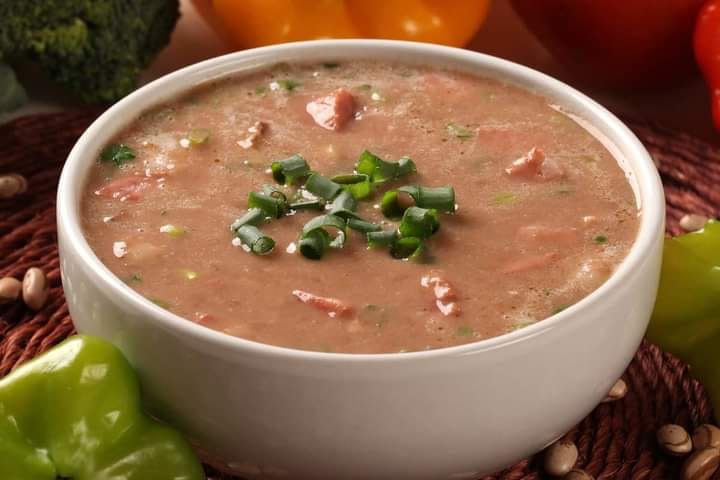 Caldo de Feijão com Bacon e Calabresa