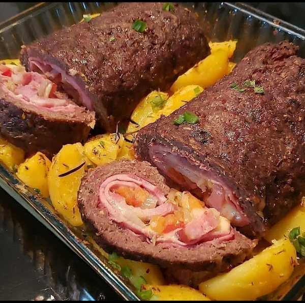 Rocambole de Carne Moída