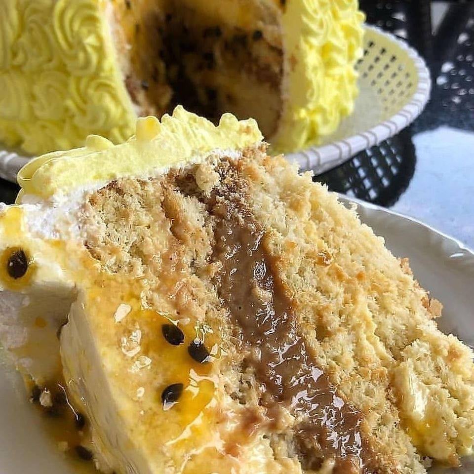 bolo de maracujá com doce de leite