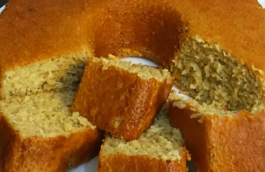 Bolo de Banana com Coco e Aveia