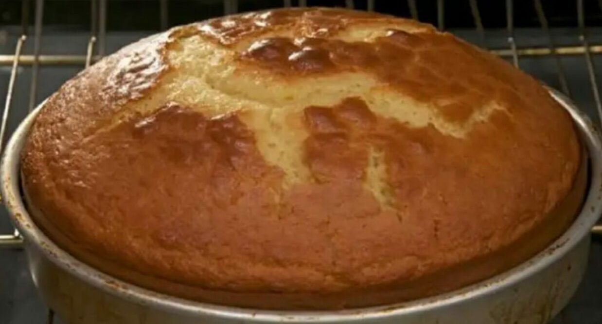 Bolo de Farinha com Apenas 4 Ingredientes