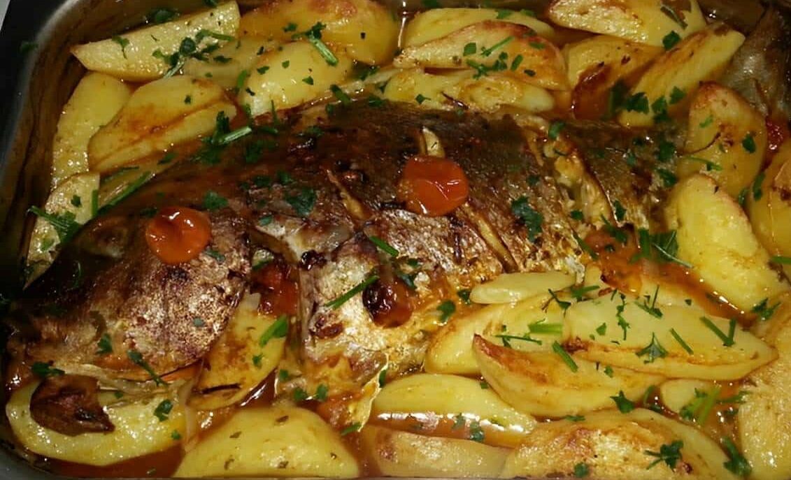 Peixe Assado com Batatas