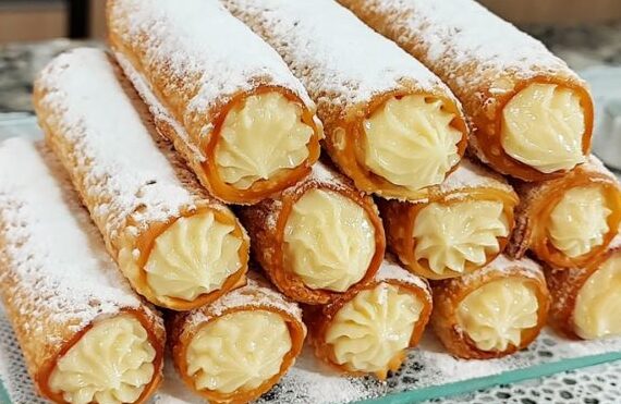 Cannoli com Massa de Pastel