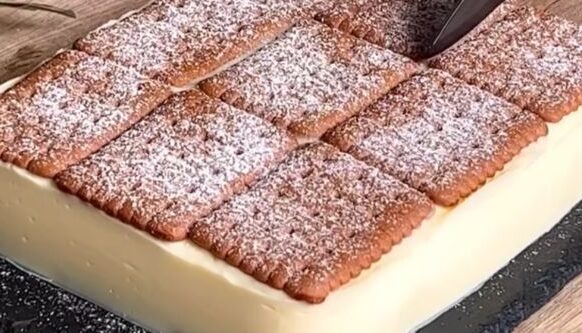 Torta de Biscoito com Creme